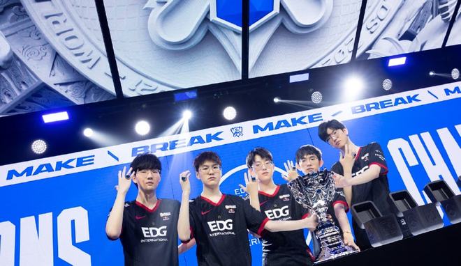 而且在防守 而且在防守